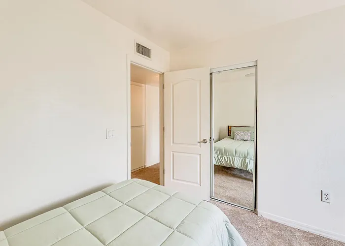 Private Pool & Patio: Near Arts Center! * Mesa