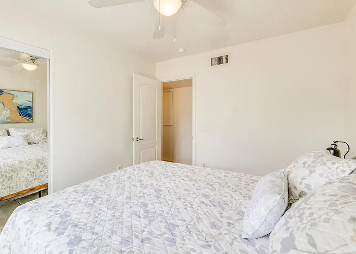 Private Pool & Patio: Near Arts Center! Holiday home Mesa