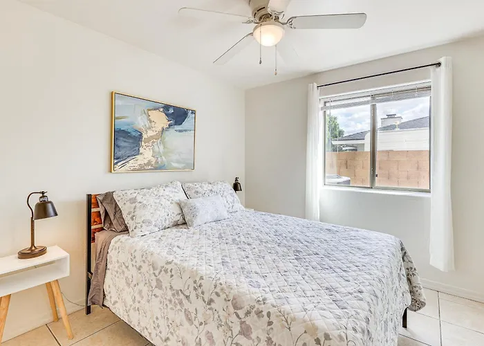 Holiday home Private Pool & Patio: Near Arts Center! Mesa